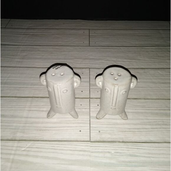 Bloomingville Stoneware Face Salt And Pepper Kitchen Decorative Shakers Set - Picture 1 of 9